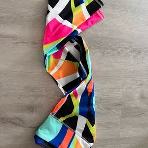 Fabletics geometric design. Capris. Size small